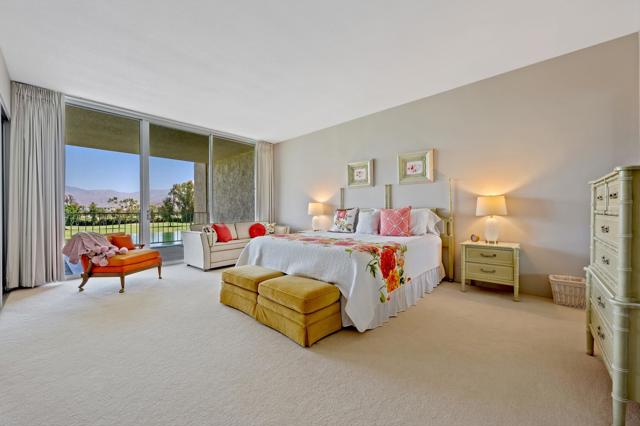 900 Island Drive, Rancho Mirage CA: https://media.crmls.org/mediaz/81b90ee2-8e16-4c85-94ca-2303eb137617.jpg