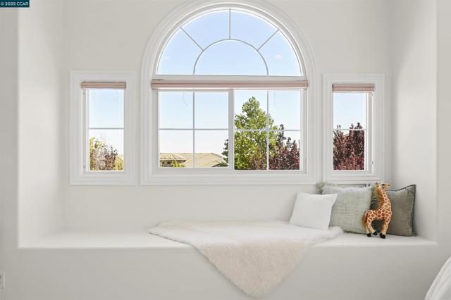3388 Ashbourne Cir, San Ramon CA: https://media.crmls.org/mediaz/81b9b118-27c9-43b6-99b5-d4de783012c9.jpg