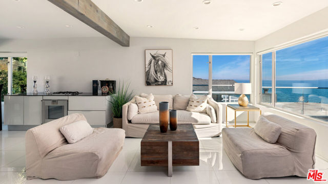 26050 Pacific Coast Highway, Malibu CA: https://media.crmls.org/mediaz/81b9d195-d14e-4ec4-95c1-886485ce0e8a.jpg