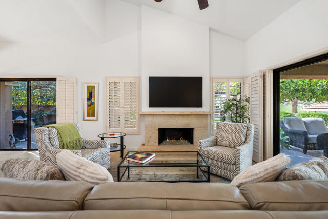 73256 Foxtail Lane, Palm Desert CA: https://media.crmls.org/mediaz/81b9f10d-d6d2-4122-a5ed-20fb52b480b4.jpg