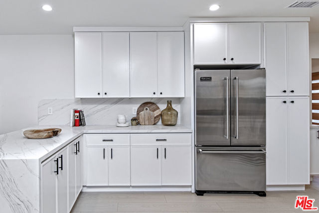 4512 Libbit Avenue, Encino CA: https://media.crmls.org/mediaz/81ba158d-3894-4be7-87f5-4175e84e889f.jpg