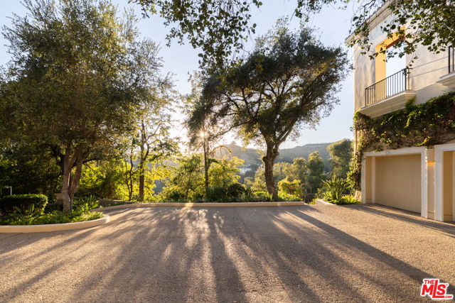 8 Bed Home for Sale in Los Angeles, California