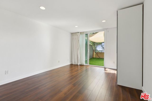 4275 Via Arbolada, Los Angeles CA: https://media.crmls.org/mediaz/81bad9e8-e953-4a98-90f2-c8a63955dcfc.jpg