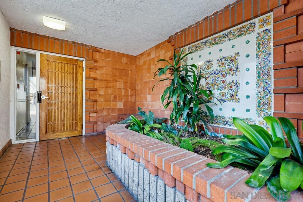 8324 Regents Rd - photo 3