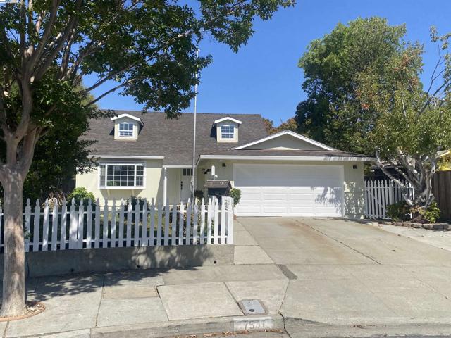 7551 Buckeye Pl, Newark CA: https://media.crmls.org/mediaz/81bb6c61-6e25-4606-b3d8-e6b9528aea67.jpg