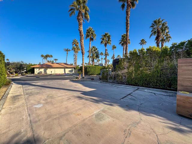 80394 Ave 48, Indio CA: https://media.crmls.org/mediaz/81bb9812-45ce-4557-be9c-be365b3a543d.jpg