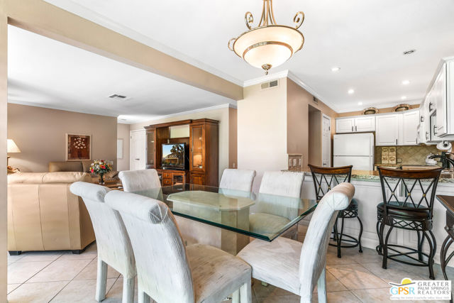 2557 N Whitewater, Palm Springs CA: https://media.crmls.org/mediaz/81bba348-7099-4d68-8ed3-7d129aa9e1a2.jpg