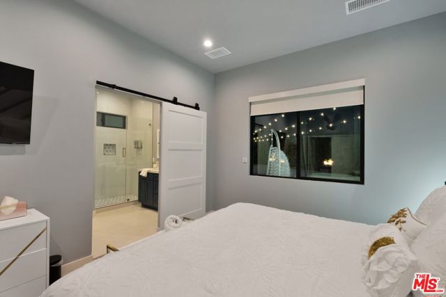 Image 32 of 66 For 80803 Sunglow Court