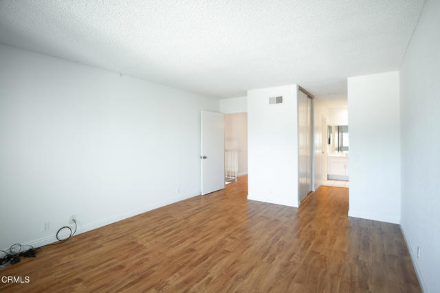 Detail Gallery Image 20 of 26 For 3221 Harbor Bld, Oxnard,  CA 93035 - 3 Beds | 2/1 Baths