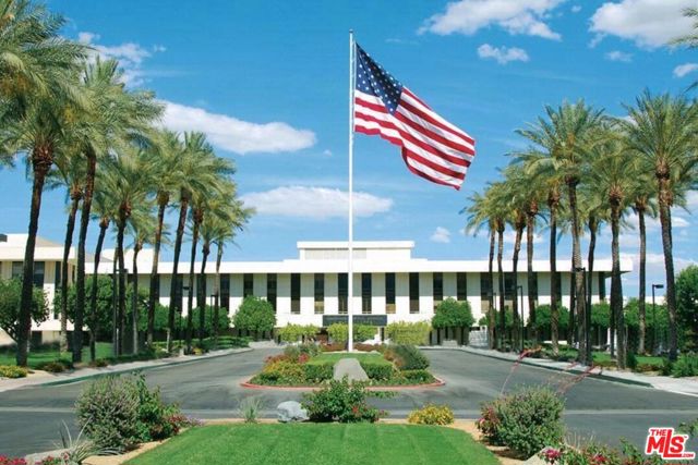 60 La Ronda Drive, Rancho Mirage CA: https://media.crmls.org/mediaz/81bdd651-5565-4e95-b1ab-9ae6f9ad66f2.jpg