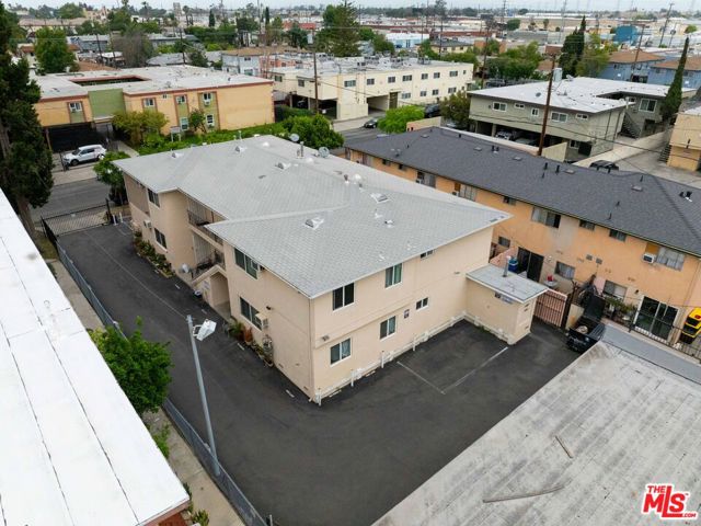 6934 Hinds Avenue, North Hollywood CA: https://media.crmls.org/mediaz/81bdfeb2-0b2b-47e9-992a-573a25e31bb9.jpg