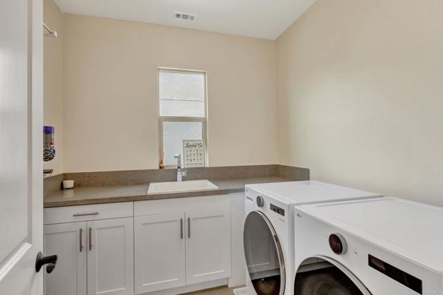 2953 Fledgling Drive, Escondido CA: https://media.crmls.org/mediaz/81be55bc-feae-4bec-a304-39a6a0593aae.jpg
