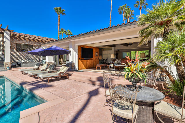 3330 Andreas Hills Drive, Palm Springs CA: https://media.crmls.org/mediaz/81be75f3-b5a8-4961-8519-512dc41f27e6.jpg