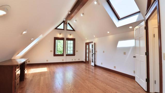 200 Iris Way, Palo Alto CA: https://media.crmls.org/mediaz/81be777d-8536-427e-bd90-4e6c1e841075.jpg