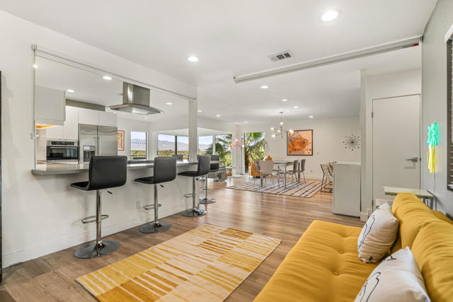 2002 Southridge Drive, Palm Springs, CA 92264