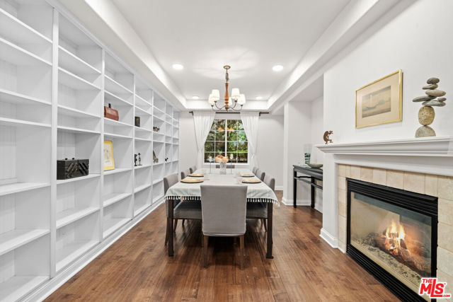12975 Agustin Place, Playa Vista CA: https://media.crmls.org/mediaz/81becc0e-d887-4034-9e9b-98053d17c173.jpg