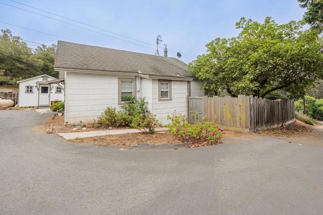 17229 McGuffie Road, Prunedale CA: https://media.crmls.org/mediaz/81bef91e-06db-4ef2-ac35-84dc8df8b318.jpg