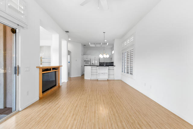 78626 Blooming Court, Palm Desert CA: https://media.crmls.org/mediaz/81bf6b28-4888-4e1e-a9f7-18d8b07e694b.jpg