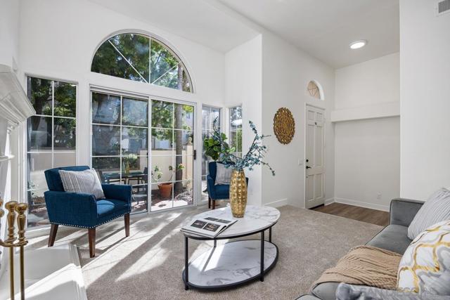 5125 Renaissance Ave, San Diego CA: https://media.crmls.org/mediaz/81bf92d8-4a10-4ccc-b100-fc01dd1ce6e4.jpg