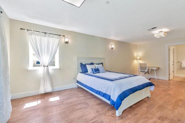 115 Fairway Village Court, Murphys CA: https://media.crmls.org/mediaz/81bfc1fa-9d67-45d2-8020-daa899c9fde4.jpg