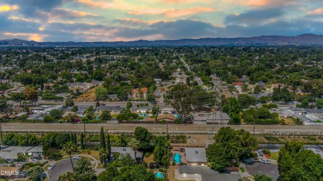 7745 Geyser Avenue, Reseda CA: https://media.crmls.org/mediaz/81bfec17-510c-40c9-8105-d9ca6ae340ac.jpg