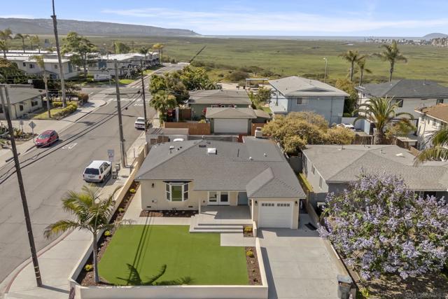 291 Ebony Avenue, Imperial Beach CA: https://media.crmls.org/mediaz/81c006d2-0b3e-4ea0-8473-3161a3b4e1b3.jpg