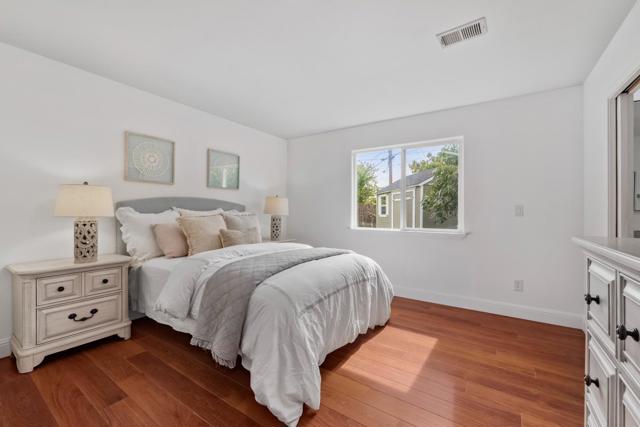 Image 26 of 49 For 1130 Breezewood Court