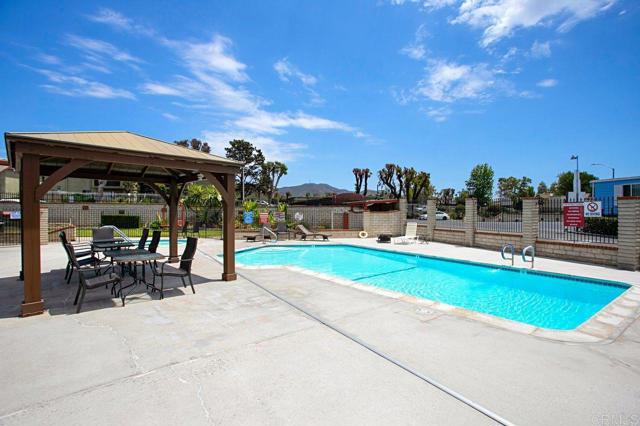 Detail Gallery Image 23 of 48 For 1506 Oak Dr #4,  Vista,  CA 92084 - 2 Beds | 2 Baths