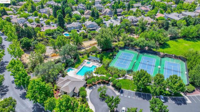 540 Central Park Pl, Brentwood CA: https://media.crmls.org/mediaz/81c2296c-85f4-4f65-bf36-7871dc7afb1b.jpg
