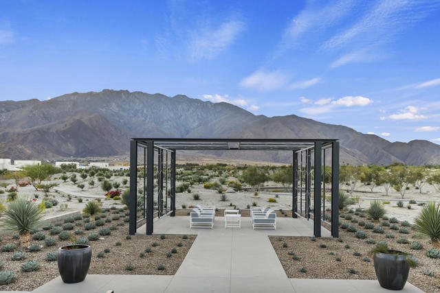 885 Fountain Drive, Palm Springs CA: https://media.crmls.org/mediaz/81c2350a-de84-447a-aac9-edfda11e1d08.jpg