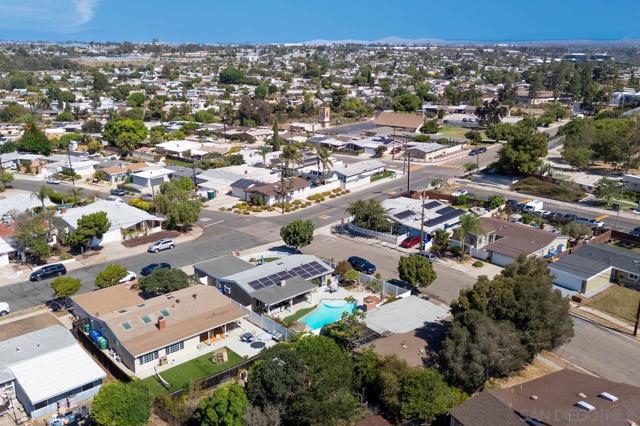 2597 Melbourne Dr, San Diego CA: https://media.crmls.org/mediaz/81c23a8e-db08-4b1e-b38a-4d4b4c9da2bd.jpg