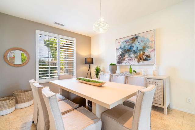 9 Shasta Lake Drive, Rancho Mirage CA: https://media.crmls.org/mediaz/81c24b6e-6e94-4dfb-8cce-6432d7bbdca2.jpg