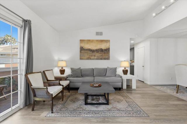 10180 Palm Glen Dr, Santee CA: https://media.crmls.org/mediaz/81c255de-5264-4f47-bea2-f1bfe0681d4d.jpg