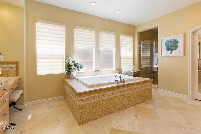 1464 Twin Tides Place, Oxnard CA: https://media.crmls.org/mediaz/81c2b72f-489e-4977-9122-f7fc1fecd907.jpg