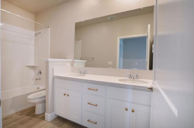 813 Big Range Way, Rocklin CA: https://media.crmls.org/mediaz/81c2d9db-e02b-46b9-a2bc-cac9625394d4.jpg