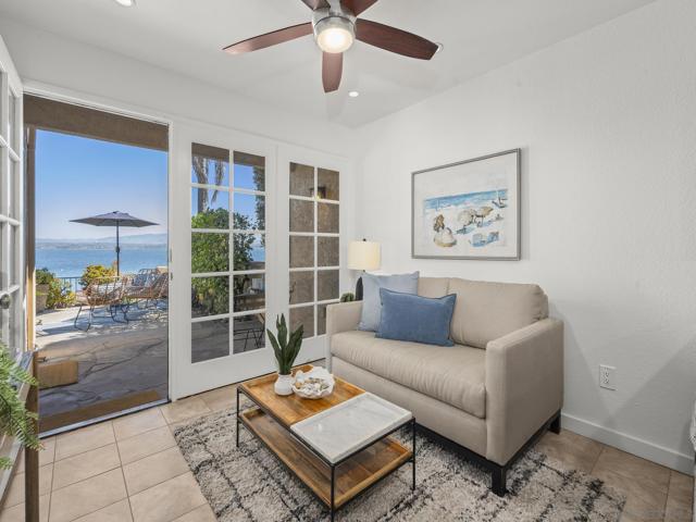 103 Tunapuna Ln, Coronado CA: https://media.crmls.org/mediaz/81c30ed7-a244-4248-a355-09f030ec7956.jpg