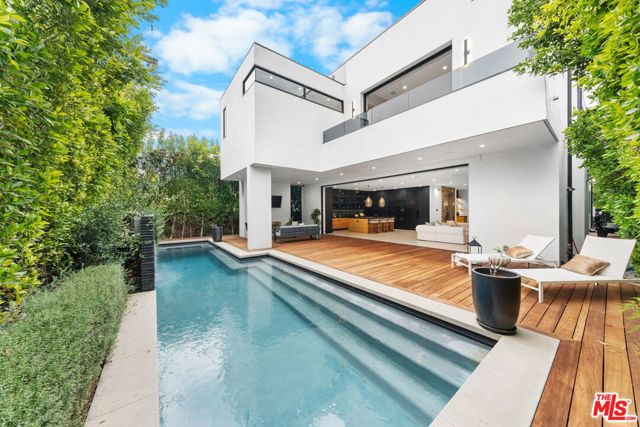 842 N Orange Grove Avenue, Los Angeles CA: https://media.crmls.org/mediaz/81c319f0-bd63-4b54-a7a4-606ac65928f0.jpg