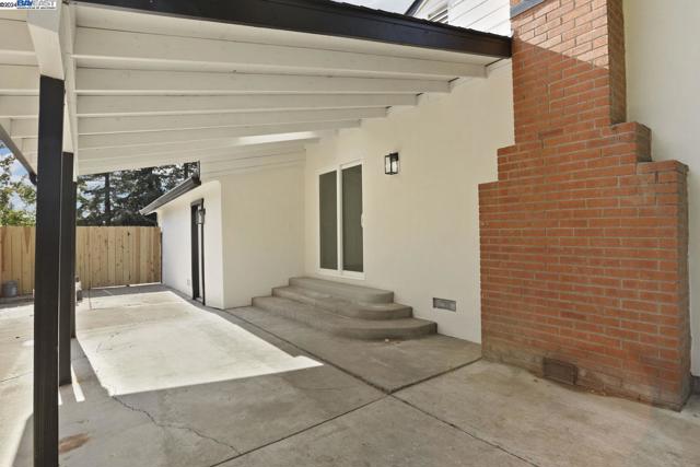 Image 32 of 39 For 105 Benjamin Holt Dr