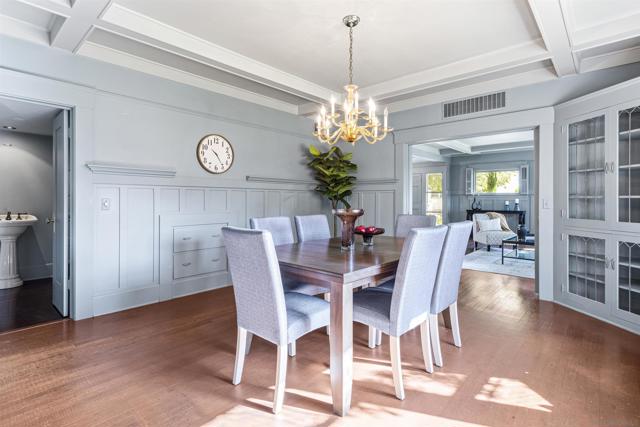 4229 Saint James Place, San Diego CA: https://media.crmls.org/mediaz/81c35ce1-08bc-4abd-ad4a-366e2cfc61bb.jpg