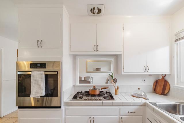 2225 Salisbury Way, San Mateo CA: https://media.crmls.org/mediaz/81c3938b-e901-4ad3-b597-7cfda1a903c4.jpg