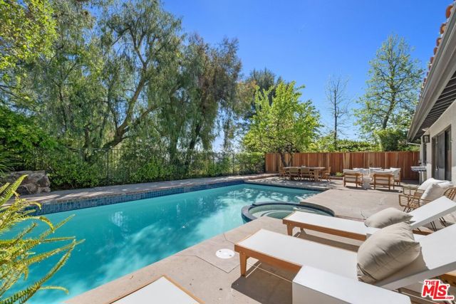 3018 Nicada Drive, Los Angeles CA: https://media.crmls.org/mediaz/81c4b0cf-174a-4431-8167-88a01623f4ca.jpg