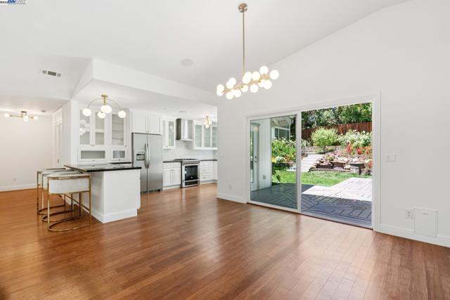2643 Buena Vista Ave, Walnut Creek CA: https://media.crmls.org/mediaz/81c52a0d-460f-4594-b356-602b7af4afd3.jpg