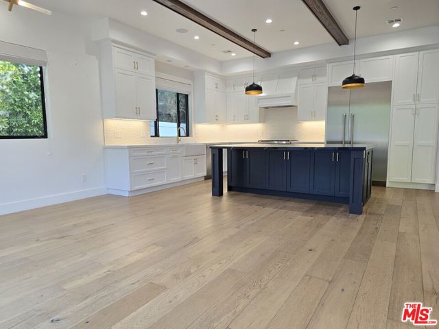 18026 Valley Vista Boulevard, Encino CA: https://media.crmls.org/mediaz/81c535ab-3a69-48b8-af28-b940f7f032a2.jpg