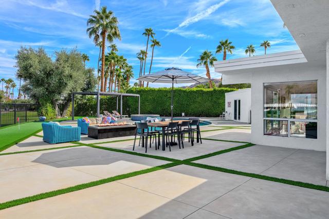 2320 S Via Lazo, Palm Springs CA: https://media.crmls.org/mediaz/81c59b20-0806-4fc6-bade-4b1f29e5ee15.jpg