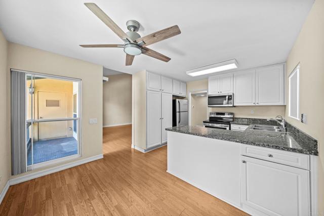 Detail Gallery Image 10 of 47 For 17075 W Bernardo Dr #208,  San Diego,  CA 92127 - 2 Beds | 2 Baths