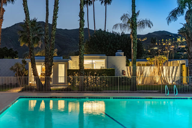 337 Westlake Terrace, Palm Springs CA: https://media.crmls.org/mediaz/81c5eb7b-6f7f-48e0-b541-d694ffddb60c.jpg