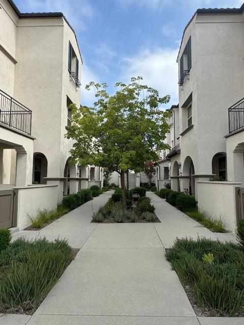 220 Babson Court, Claremont CA: https://media.crmls.org/mediaz/81c74453-8052-45d5-a09b-f70496fcf834.jpg