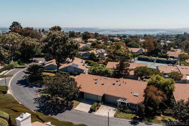 2163 Caminito Circulo Norte, La Jolla CA: https://media.crmls.org/mediaz/81c770ac-5379-48ea-850e-09772947dd55.jpg
