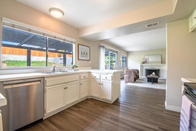 Image 9 of 33 For 2940 Gaviota Circle