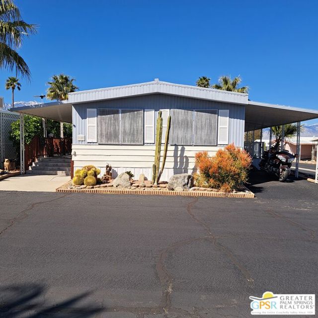 18555 Roberts Road, Desert Hot Springs CA: https://media.crmls.org/mediaz/81c84b71-f044-4a8b-a8d0-4aea182d85cc.jpg